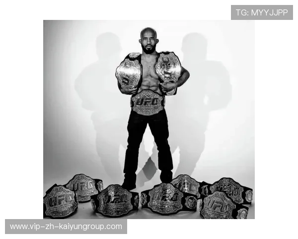 UFC拳手被KO后仍微笑离场:坚持与坚韧的最佳诠释